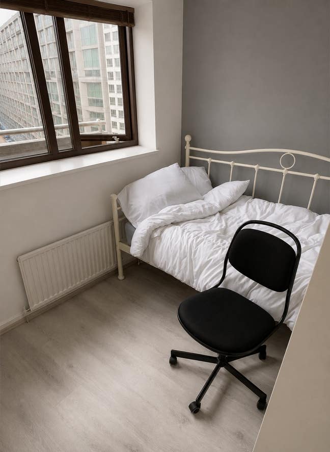 Single Room In Kensington  Main Photo