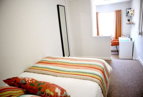 Double room in shared city centre student flat Main Photo