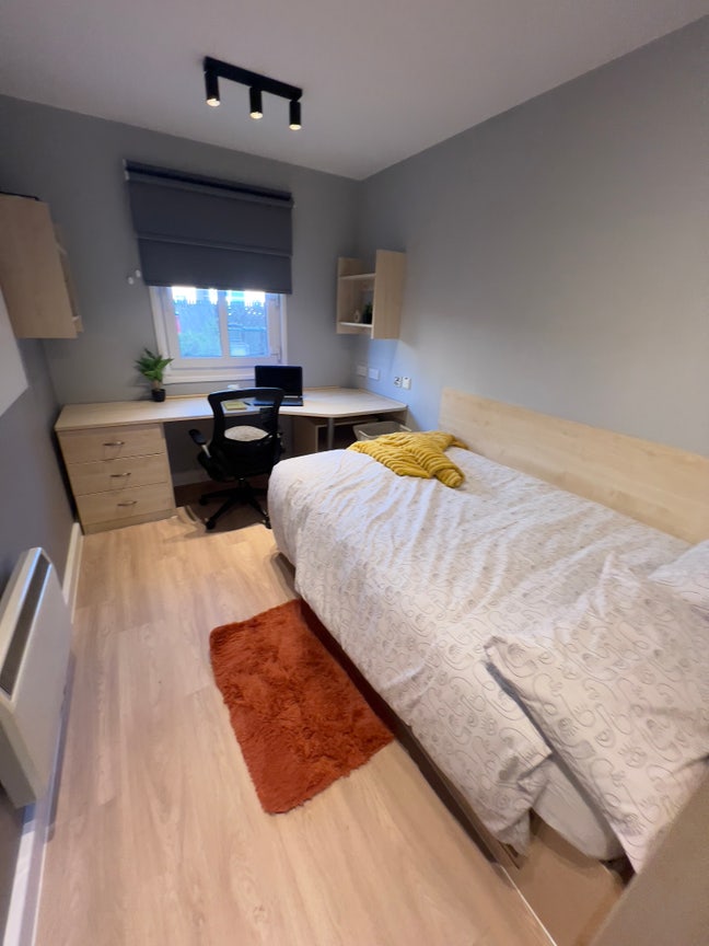 St Peter's Court Gold En-suite Main Photo
