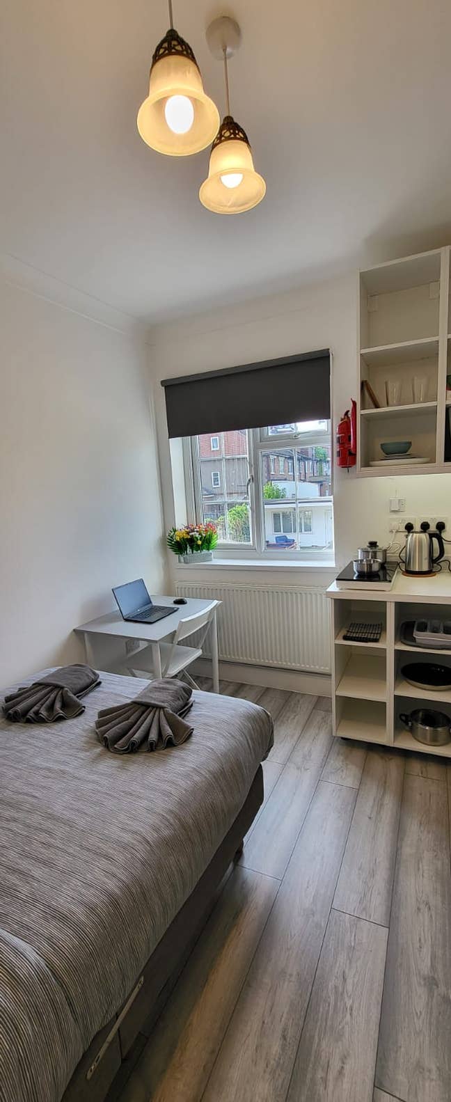 Lovely Studio 1st floor, Acton W3, Bills Included Main Photo