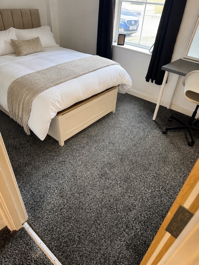 Lovely flat in linthorpe village Middlesbrough  Main Photo