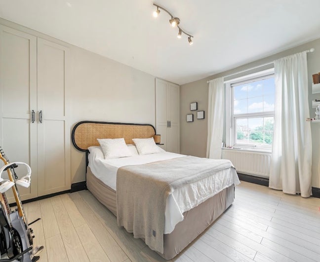 Double En-Suite room in a big house  Main Photo