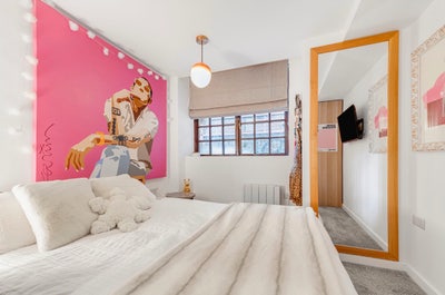 Modern loft apartment next to Battersea Park Main Photo