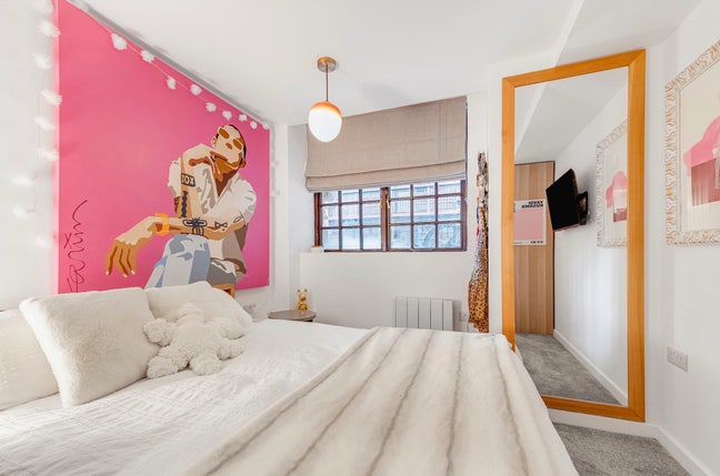 Modern loft apartment next to Battersea Park Main Photo