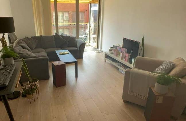 Large Double Room Available – SE1 Main Photo