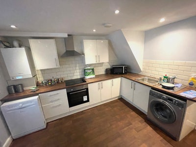 Room available in Cardiff!! 🌟 Main Photo