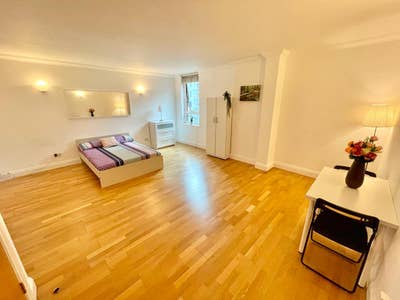 Double Room in Shared Flat – Crossharbour, E14 Main Photo