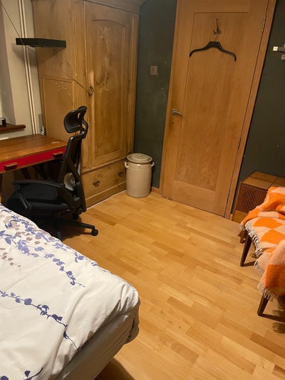 Double room in beautiful village Ingatestone  Main Photo