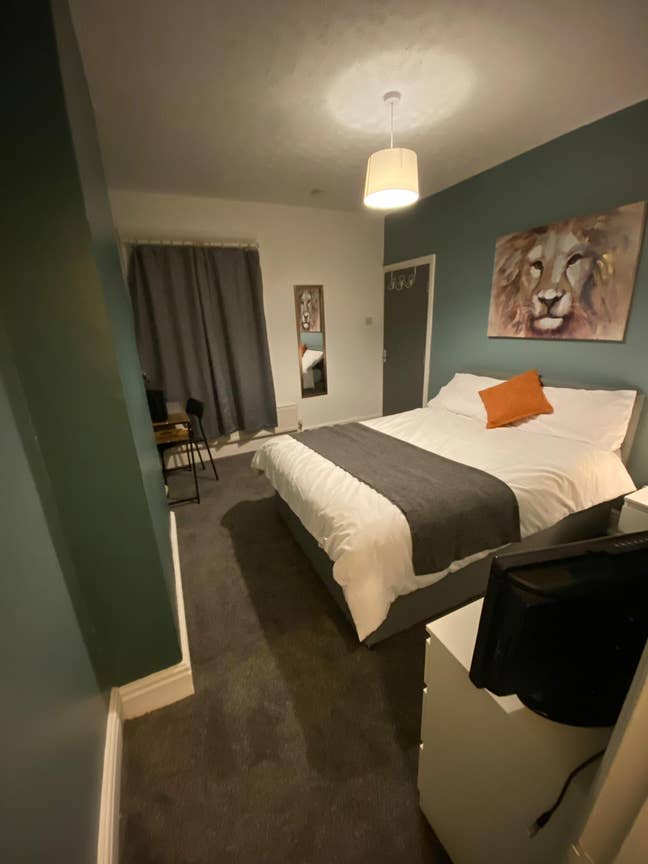 Rooms Opposite Queens Hospital - Must View Main Photo