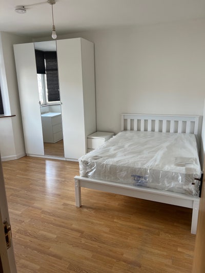 Large room to let No Deposit  Main Photo