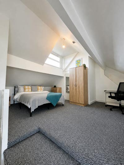 Ideal for NHS Staff, Students & Professionals Main Photo