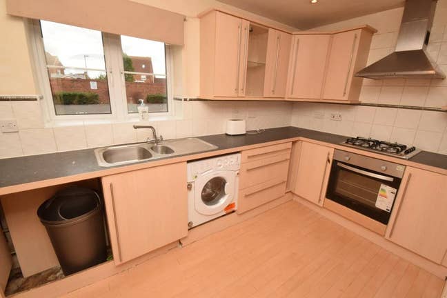 3 bed / 2 bath Apartment Immediately Available Main Photo