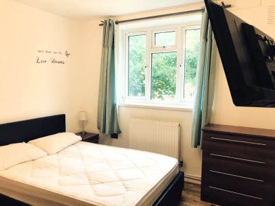 Amazing Double Room Available in Roehampton(24) Main Photo