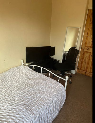 A Spacious double room for rent in CR7 7RY Main Photo