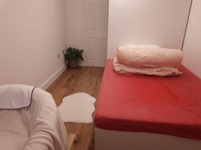 Spacious Ensuite Double Room – EN8 8QN Main Photo