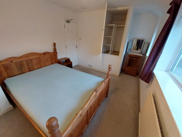 T6 - Large Double Room in a Great House. All inc. Main Photo
