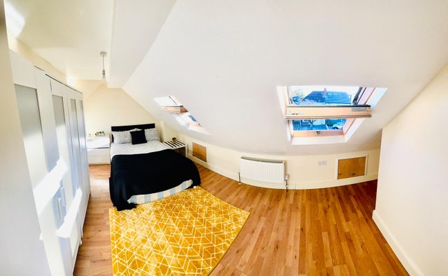 🛏️ ✨ Studio Flat to Let in Neasden Main Photo