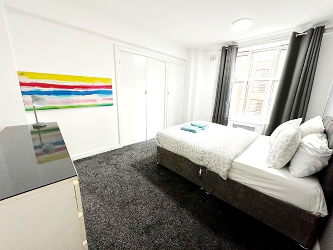 Bright Master Room with Fitted Wardrobes - W2 Main Photo