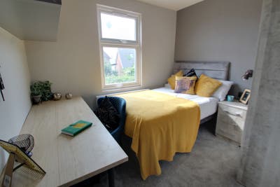 Ensuite Room Available – &pound;630 PCM Main Photo