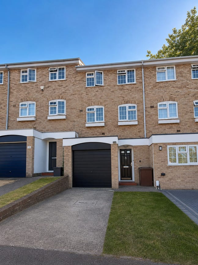 3-Bed Townhouse — Bromley | Available Now Main Photo