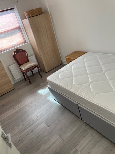 Double room east London Leyton  Main Photo
