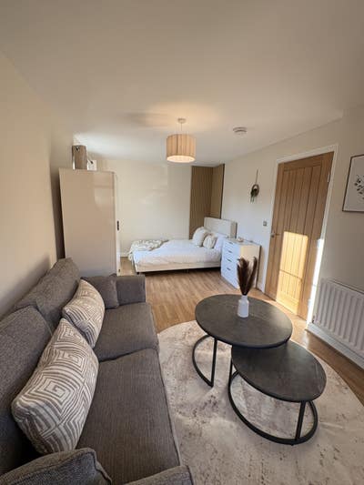 Furnished bedroom available in Norton, Malton. Main Photo