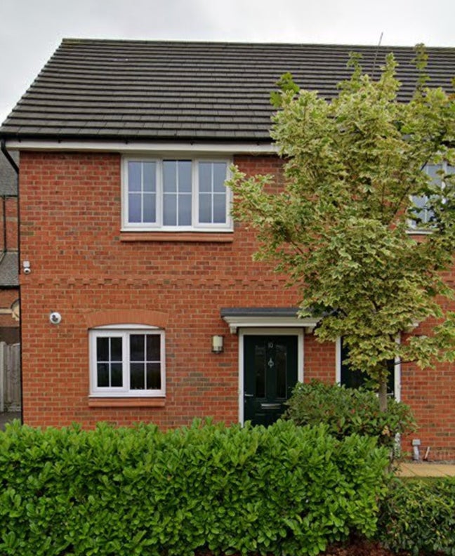 L6 2Bed House Ideal for Nhs Main Photo