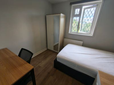 PhD/PGs ONLY -Ensuite Double Room - 8mins to Uni Main Photo
