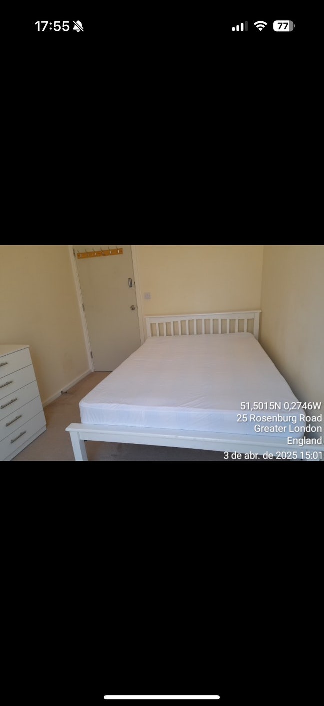 Double Room in Acton Town Main Photo