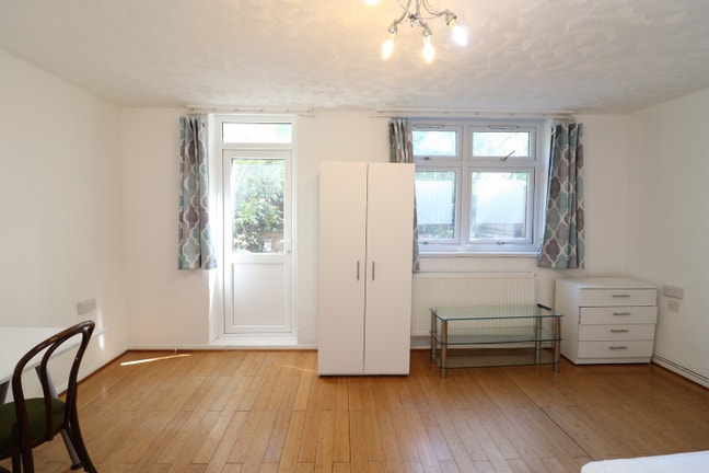Exceptional Value in Canary Wharf - E14 💰 Main Photo