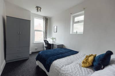 🏡Cute Room + Garden • Bills Incl • LE3 Main Photo