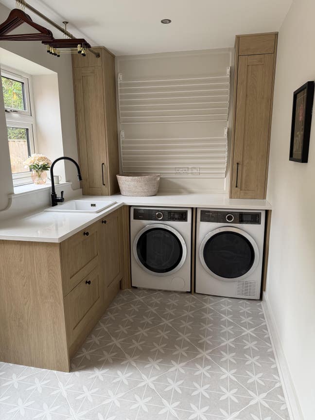Room with own bathroom in lovely home in Milnrow Main Photo