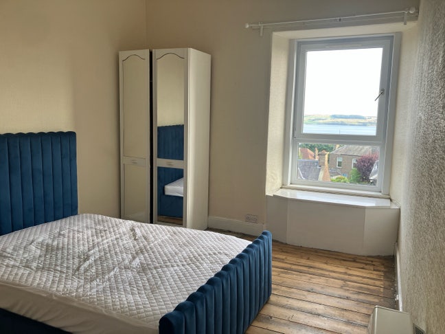 Spacious furnished double bedroom in West End  Main Photo