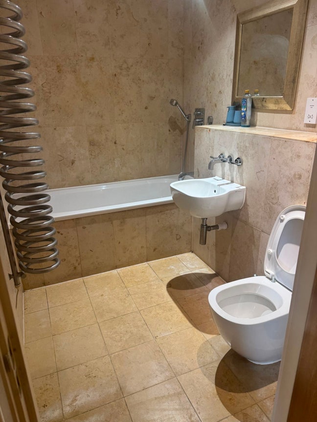 Room Available  Main Photo