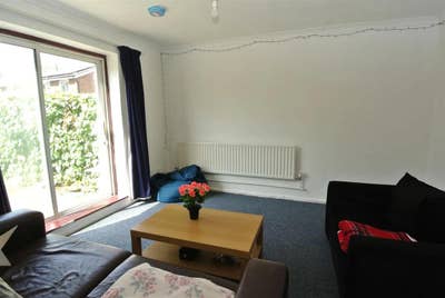 A spacious four bedroom end of terrace property!!! Main Photo