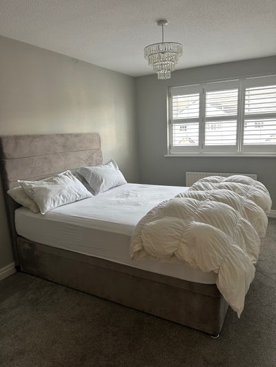 Premium double room/Private Bathroom / Home Offi Main Photo