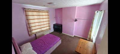 Large Double Bedroom Behind Greenbridge Shopping Main Photo