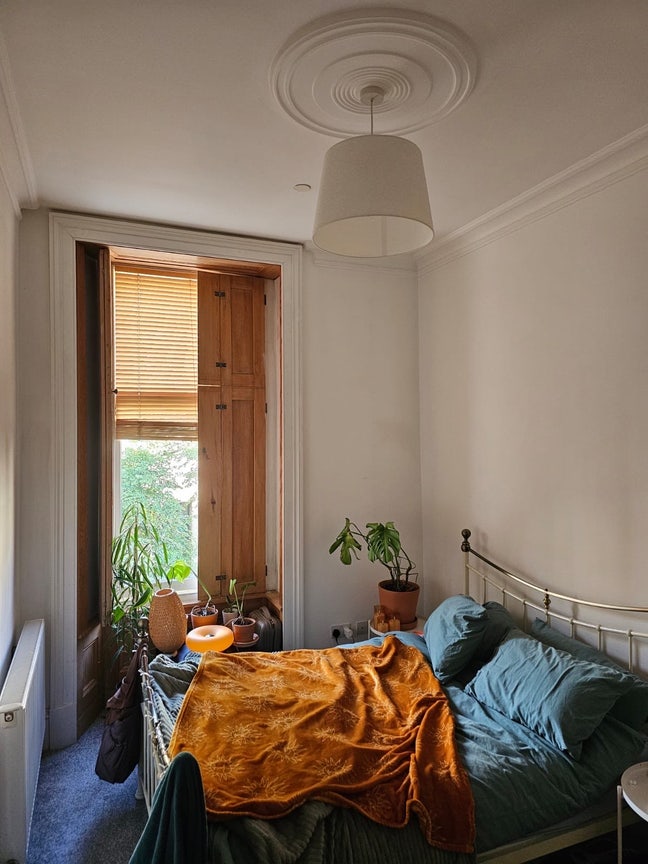 Cosy west end flat Main Photo