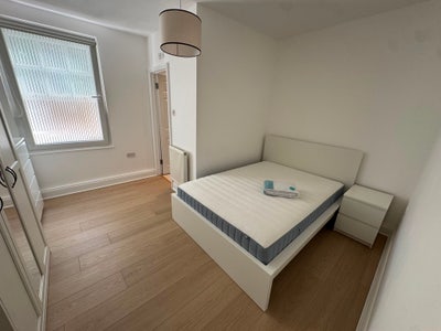 Marylebone/Edgwe road stunning En-Suite availabl   Main Photo