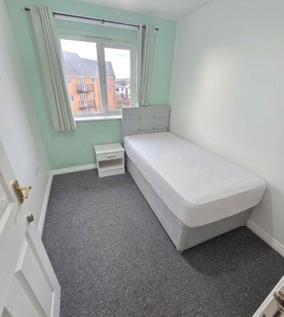Single Room in Oldbury  Main Photo