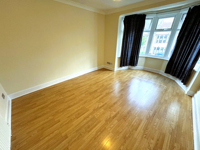3/4 Bed House Gants Hill &pound;2295 Pcm Main Photo
