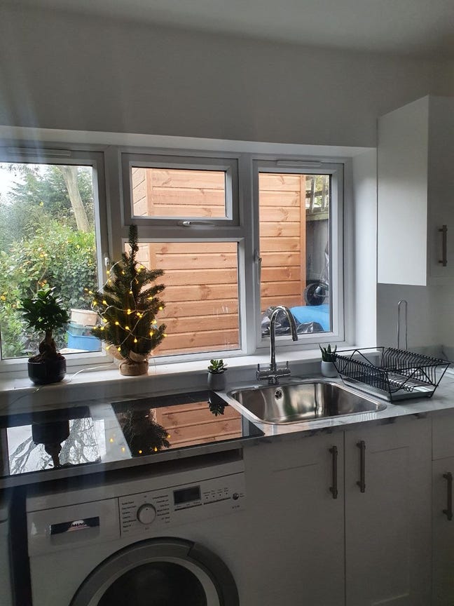 Single studio suite with it's private entrance  Main Photo