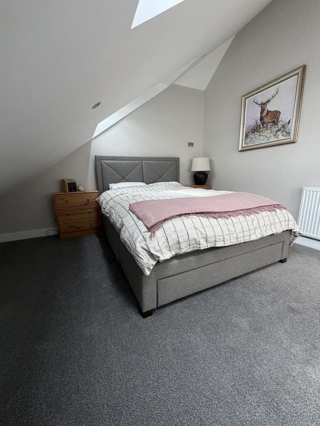 Room with own bathroom in lovely home in Milnrow Main Photo