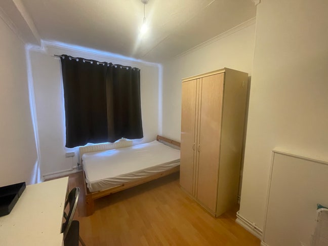 Double Room Near Bethnal Green/Whitechapel Main Photo