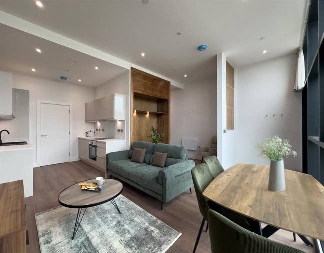 Bright 1 Bedroom Flat in Liverpool  Main Photo