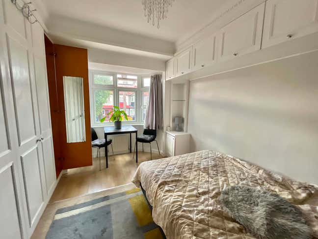 Fab db West London ,bills incl  Off Street Parking Main Photo