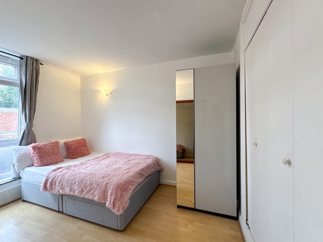 3 fantastic doublerooms in St Johns Wood Main Photo
