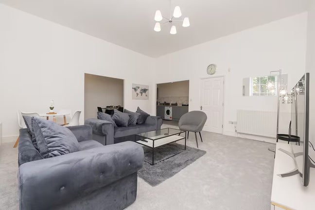 1 Bedroom flat Main Photo