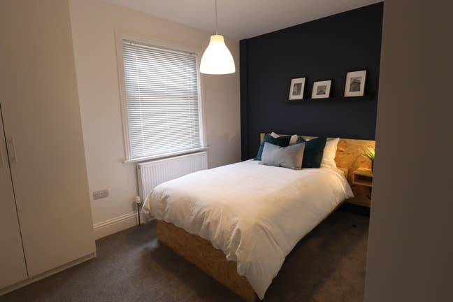 Studio-Style | En-Suite+Kitchenette | Parking Main Photo