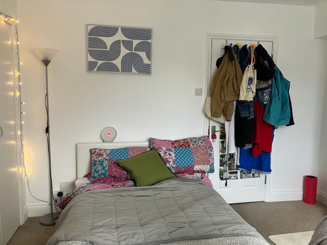 Cosy double bed room in friendly 3 bed house  Main Photo